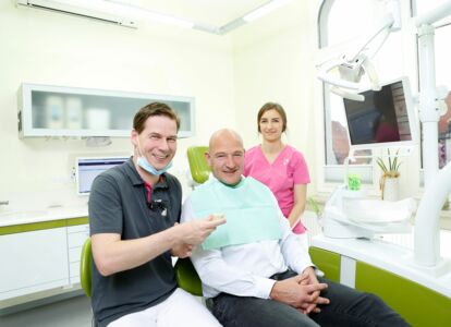 Patientenbehandlung in der Zahnarztpraxis in Hann. Münden